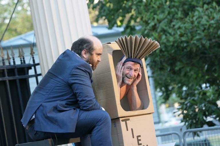 Les Gros Patinent Bien Cabaret De Carton Critique Accueil - Pierre Guillois